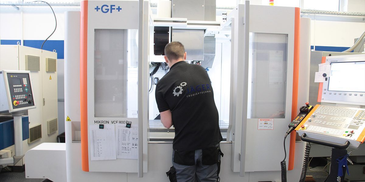 Fertigungshalle von Jäger Erodiertechnik in Roßtal